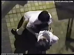 Распространение губ на пляже
